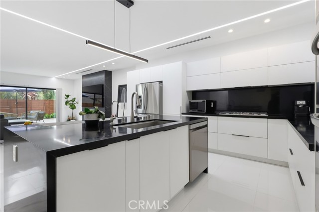 Detail Gallery Image 9 of 55 For 2434 Prospect, Montrose,  CA 91020 - 4 Beds | 3/1 Baths