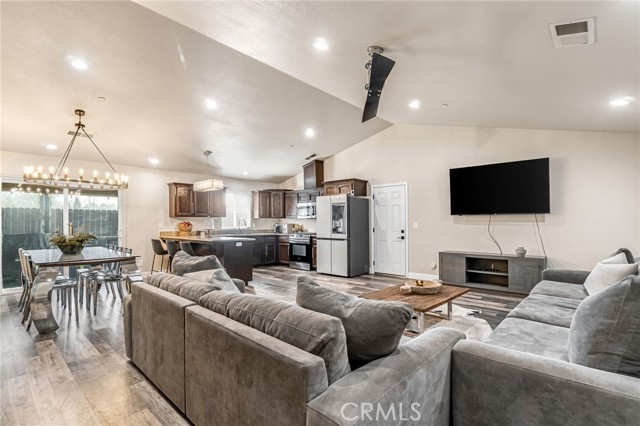 Detail Gallery Image 5 of 39 For 25802 El Monte, Madera,  CA 93638 - 4 Beds | 2 Baths