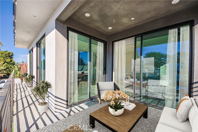 2200 Thurman Avenue, Los Angeles CA: https://media.crmls.org/medias/b3271a33-7e27-496c-90cc-05a1f80c00d5.jpg