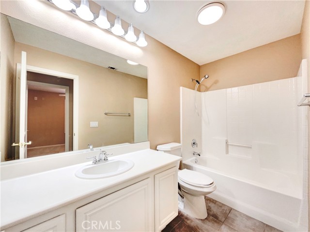 Detail Gallery Image 16 of 25 For 26833 Shorebreak Ln #32,  Valencia,  CA 91355 - 3 Beds | 2/1 Baths