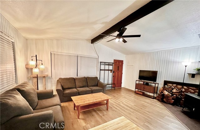 Detail Gallery Image 6 of 18 For 206 E Barker Bld, Big Bear City,  CA 92314 - 2 Beds | 1 Baths