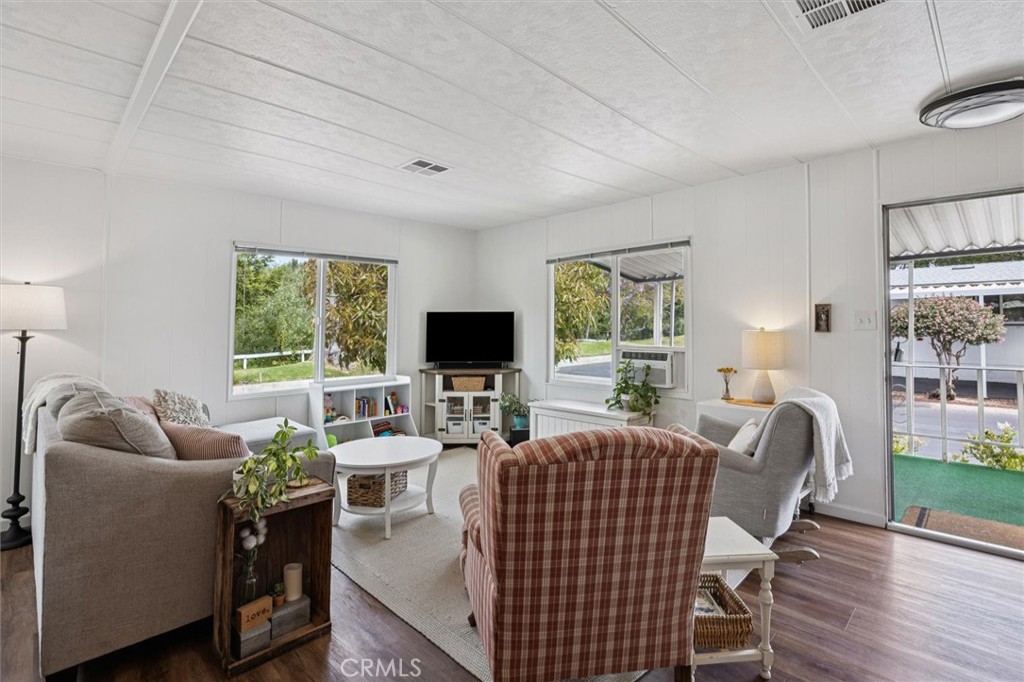 MLS #SC25120058 image #10