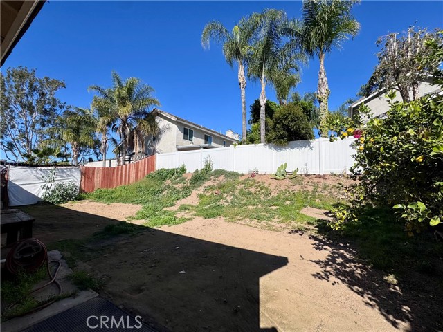 Detail Gallery Image 5 of 15 For 1621 Park Way, Lake Elsinore,  CA 92530 - 4 Beds | 2 Baths