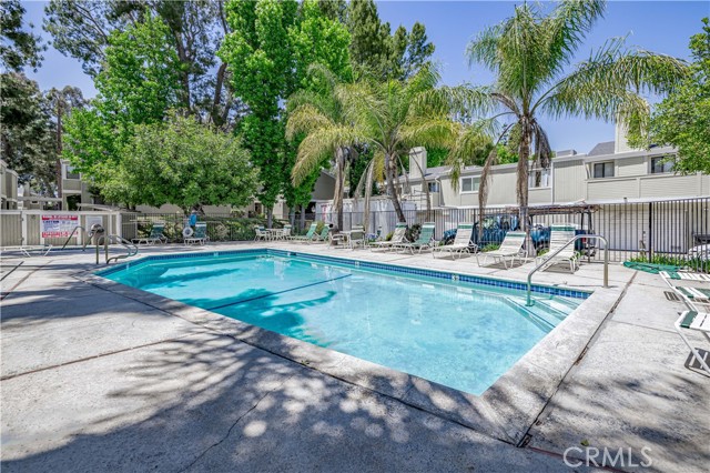 Detail Gallery Image 28 of 31 For 22137 Burbank Bld #7,  Woodland Hills,  CA 91367 - 2 Beds | 1/1 Baths