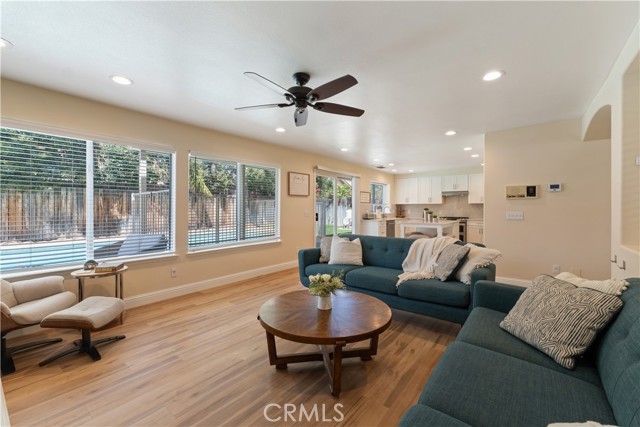Detail Gallery Image 14 of 37 For 2290 Warwick Ave, Fresno,  CA 93720 - 4 Beds | 3 Baths