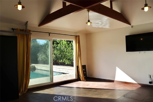 6039 Greenbush Avenue, Van Nuys, CA, 91401 6039 Greenbush Avenue, Van Nuys, CA, 91401