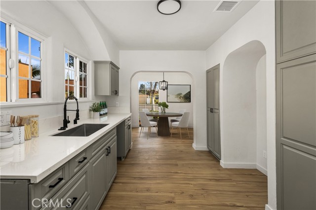 Detail Gallery Image 5 of 17 For 621 S Burris, Compton,  CA 90221 - 4 Beds | 2/1 Baths