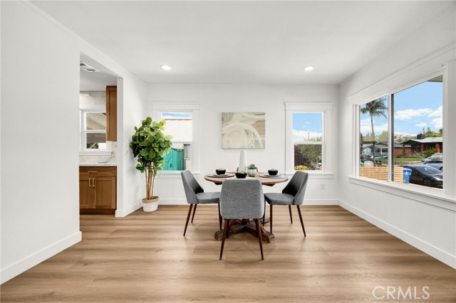 5336 Stratford Road, Los Angeles CA: https://media.crmls.org/medias/b32a1249-e7fc-4e36-bb62-41aec44b887d.jpg