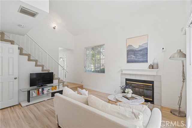 Detail Gallery Image 4 of 29 For 806 W Commonwealth Ave, Alhambra,  CA 91801 - 3 Beds | 2/1 Baths