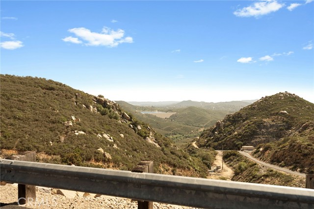 Image 17 of 73 For 15471 Green Valley Truck