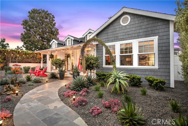 2905 Broad St, Newport Beach CA: https://media.crmls.org/medias/b32ad42d-1a97-4d74-bfe2-cbc3b6742b6b.jpg