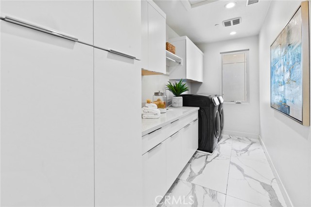 61 Hartman, Irvine CA: https://media.crmls.org/medias/b32b1bad-acf1-4414-8ee3-ef62dead637b.jpg