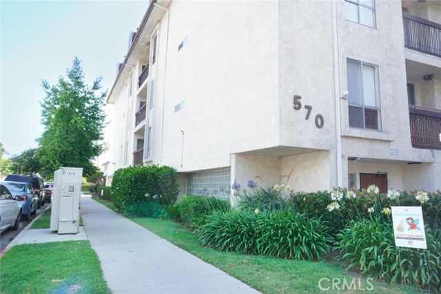 570 W Stocker Street, Glendale CA: https://media.crmls.org/medias/b32bada4-30cd-4acb-89ed-f0f2eb6303fa.jpg