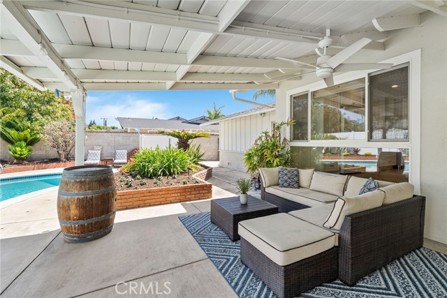 Detail Gallery Image 29 of 35 For 12921 Eveningside Dr, North Tustin,  CA 92705 - 3 Beds | 3 Baths