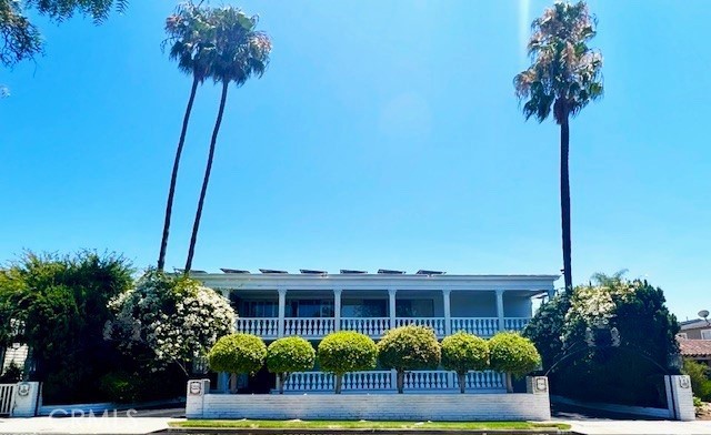 Detail Gallery Image 2 of 39 For 730 Santiago Ave, Long Beach,  CA 90804 - 5 Beds | 5/1 Baths