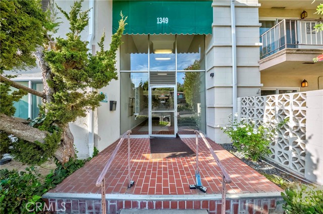 Detail Gallery Image 4 of 26 For 1349 Shadow Ln #115,  Fullerton,  CA 92831 - 2 Beds | 2 Baths