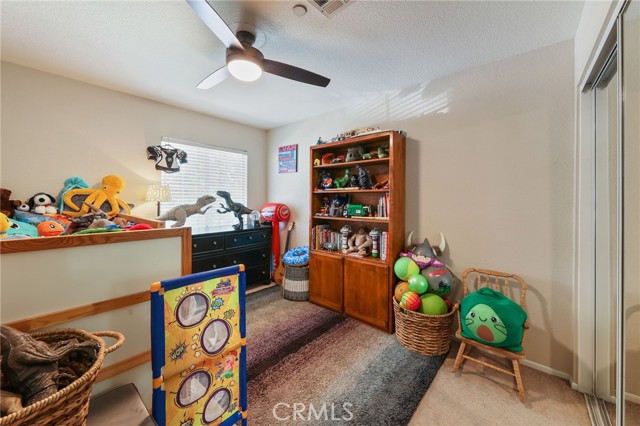 251 E Center Street, Covina CA: https://media.crmls.org/medias/b32e2347-f28c-43d2-a7c8-c5cd9447ba06.jpg