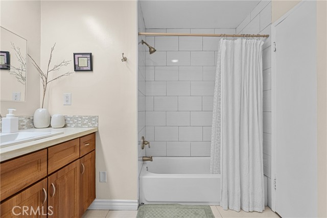 Detail Gallery Image 35 of 59 For 9559 9561 Natick Ave, North Hills,  CA 91343 - 5 Beds | 4 Baths