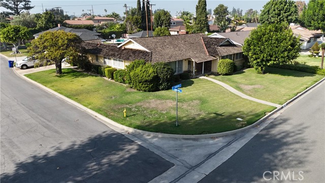 Detail Gallery Image 6 of 15 For 9623 Shellyfield Rd, Downey,  CA 90240 - 3 Beds | 3 Baths