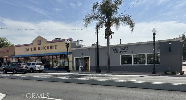 1717 S Main Street, Santa Ana, California 92707, ,Commercial Sale,For Sale,1717 S Main Street,CRDW23140458