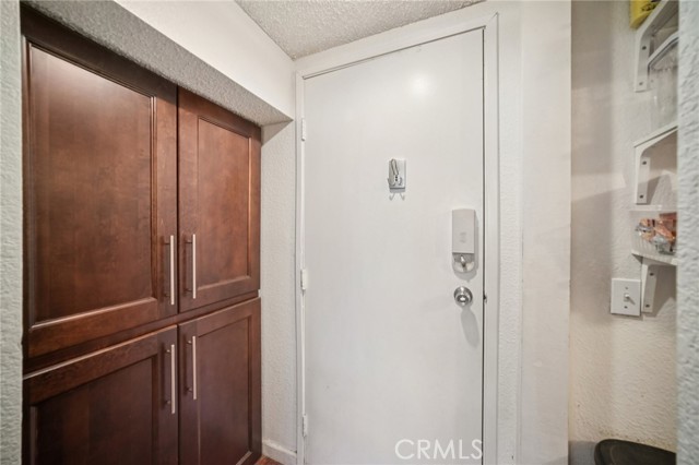 Detail Gallery Image 10 of 36 For 20155 Keswick St #112,  Winnetka,  CA 91306 - 2 Beds | 2/1 Baths