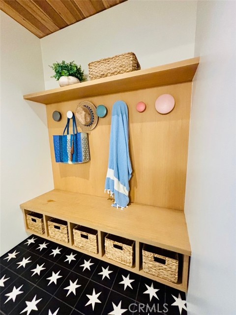 1357 Voorhees Avenue, Manhattan Beach CA: https://media.crmls.org/medias/b331bce6-b81a-44c8-9c63-7455119cc7e5.jpg