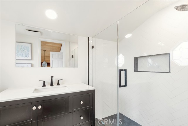 Detail Gallery Image 17 of 22 For 469 Lenwood Circle, Costa Mesa,  CA 92627 - 4 Beds | 3 Baths