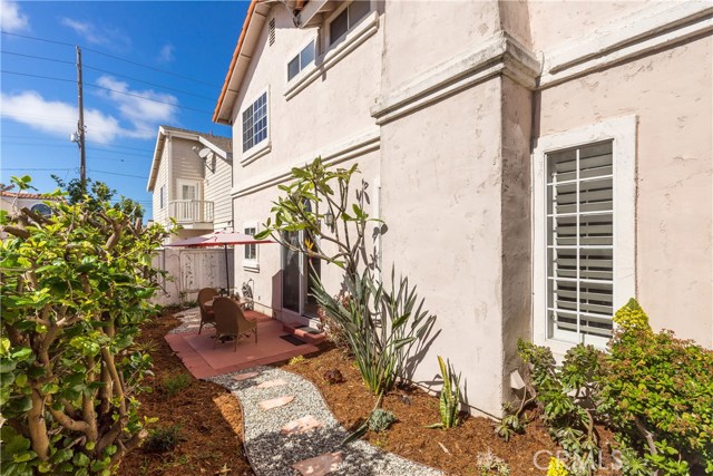 1902 Carnegie Lane, Redondo Beach, California 90278, 3 Bedrooms Bedrooms, ,1 BathroomBathrooms,Residential,Sold,Carnegie,SB17036494