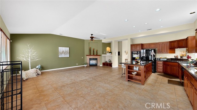 Detail Gallery Image 14 of 63 For 4102 Windrose, Turlock,  CA 95382 - 4 Beds | 2/1 Baths