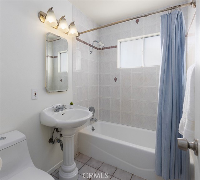 Detail Gallery Image 17 of 18 For 7901 Rhine Dr, Huntington Beach,  CA 92647 - 4 Beds | 2 Baths