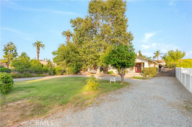 7914 Magnolia Avenue, Riverside CA: https://media.crmls.org/medias/b333e989-9fd2-4bba-8967-a4fe2931e990.jpg