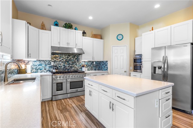 Detail Gallery Image 1 of 29 For 26412 Clydesdale Ln, Moreno Valley,  CA 92555 - 6 Beds | 3 Baths