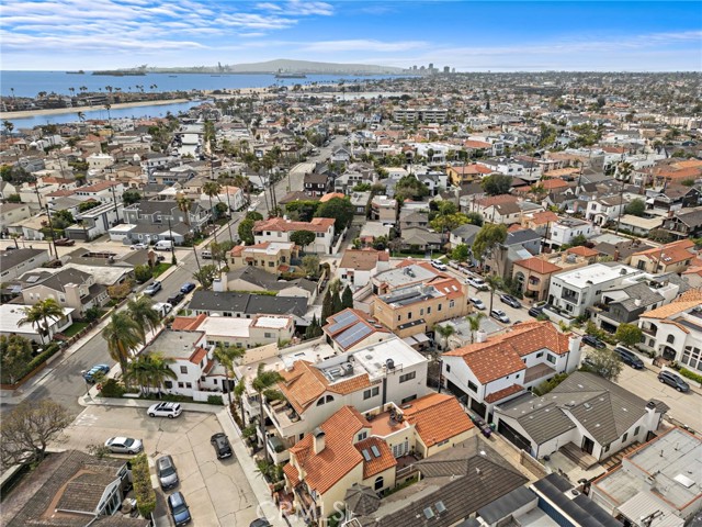 159 Angelo Walk, Long Beach CA: https://media.crmls.org/medias/b3342db5-1342-49d2-8027-ed50f8e7371b.jpg