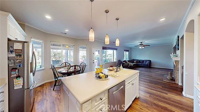 223 Vintage Drive, Turlock CA: https://media.crmls.org/medias/b3343c7b-d37e-4855-ab4c-1af442f19054.jpg