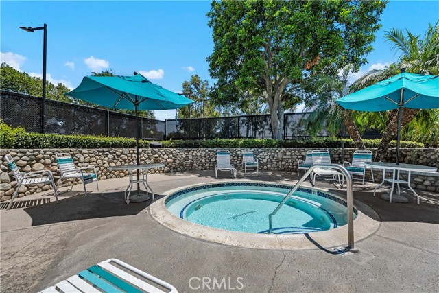 3639 Country Oaks Loop, Ontario CA: https://media.crmls.org/medias/b3350d75-da97-4abb-b663-88ae7d57b3fd.jpg
