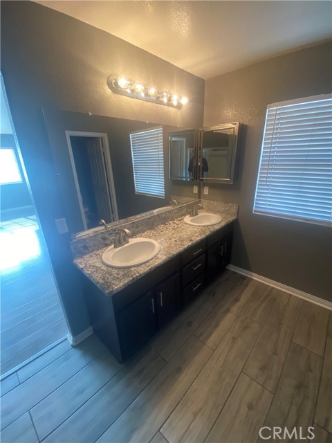 Detail Gallery Image 11 of 17 For 9297 San Rafael Arcangel Ln, Riverside,  CA 92508 - 5 Beds | 3 Baths
