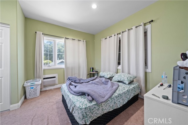Image 32 of 60 For 930 Birch Street