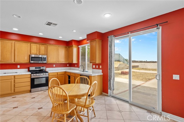 8309 Clover Creek Road, Riverside CA: https://media.crmls.org/medias/b337586e-6be0-4ceb-b61a-bea4b7f86f17.jpg