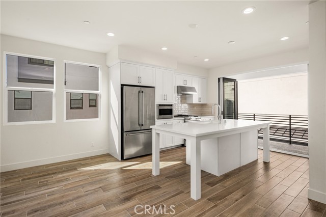 Detail Gallery Image 4 of 27 For 19031 Main St #101, Huntington Beach,  CA 92648 - 2 Beds | 2/1 Baths