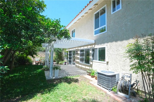 16329 Cherry Fall Lane, Cerritos CA: https://media.crmls.org/medias/b338ffd6-3cc3-4692-959e-c302410cde08.jpg