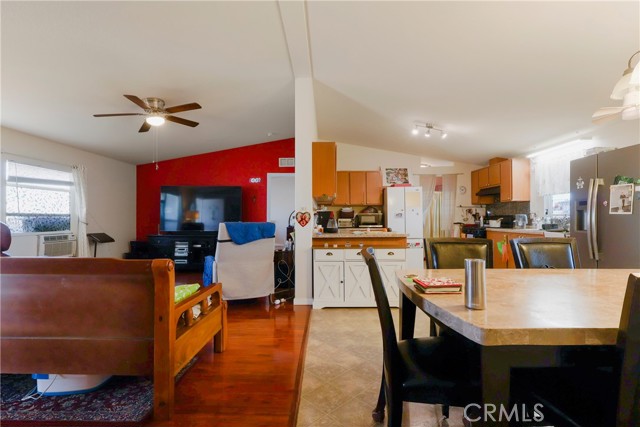 Detail Gallery Image 6 of 12 For 14362 17 Bushard  St #17,  Westminster,  CA 92683 - 3 Beds | 2 Baths