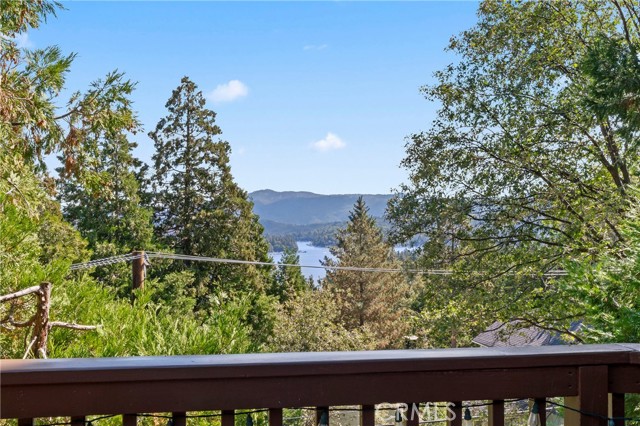 Detail Gallery Image 2 of 69 For 750 Zurich Dr, Lake Arrowhead,  CA 92352 - 4 Beds | 4/1 Baths