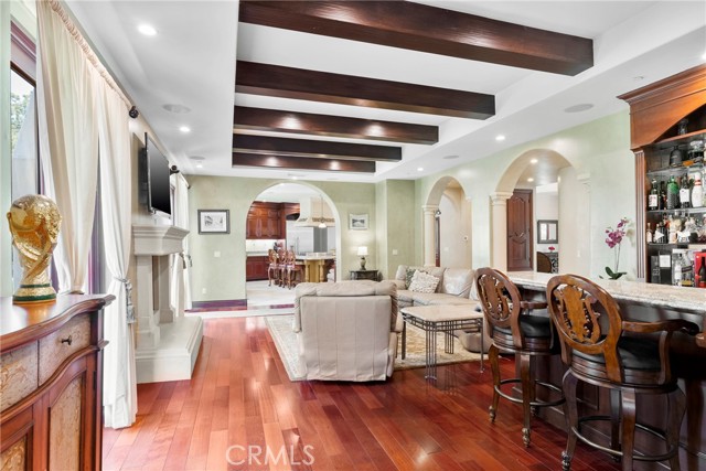 4141 Cambridge Road, La Canada Flintridge CA: https://media.crmls.org/medias/b33b6295-703b-4cf4-b1ee-acca8b670f1e.jpg