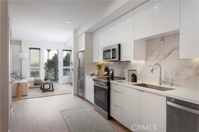 Detail Gallery Image 2 of 16 For 551 S Harbor #403,  San Pedro,  CA 90731 - 1 Beds | 1 Baths