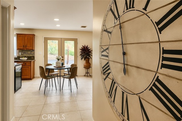 Detail Gallery Image 14 of 39 For 2559 Gilbert Ave, Corona,  CA 92881 - 5 Beds | 4 Baths