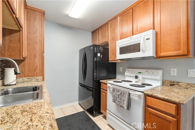 1240 N Broadway, Escondido CA: https://media.crmls.org/medias/b33d46c5-3971-4dcb-bbd9-874087d7f813.jpg