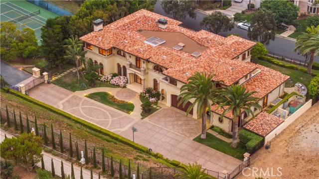 64 Laurel Drive, Rancho Palos Verdes CA: https://media.crmls.org/medias/b33e6901-effd-430a-b451-34702e1ea224.jpg