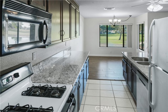 Detail Gallery Image 8 of 33 For 27535 Lakeview Dr #37,  Helendale,  CA 92342 - 2 Beds | 2 Baths