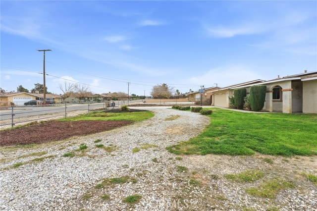 Detail Gallery Image 32 of 41 For 10312 Hawthorne Ave, Hesperia,  CA 92345 - 3 Beds | 3 Baths