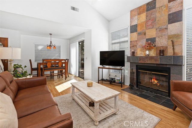 Detail Gallery Image 7 of 31 For 3935 Caminito Silvela, San Diego,  CA 92122 - 3 Beds | 2 Baths